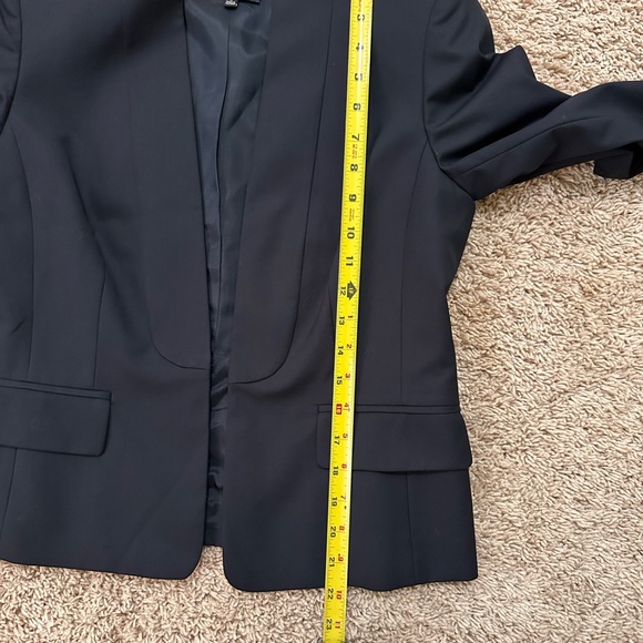 Blazer - Picture 6 of 6